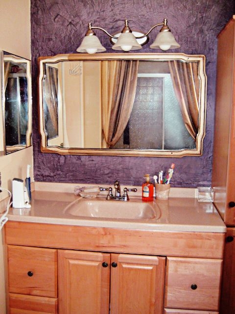 14_master_bathroom_jl.jpg